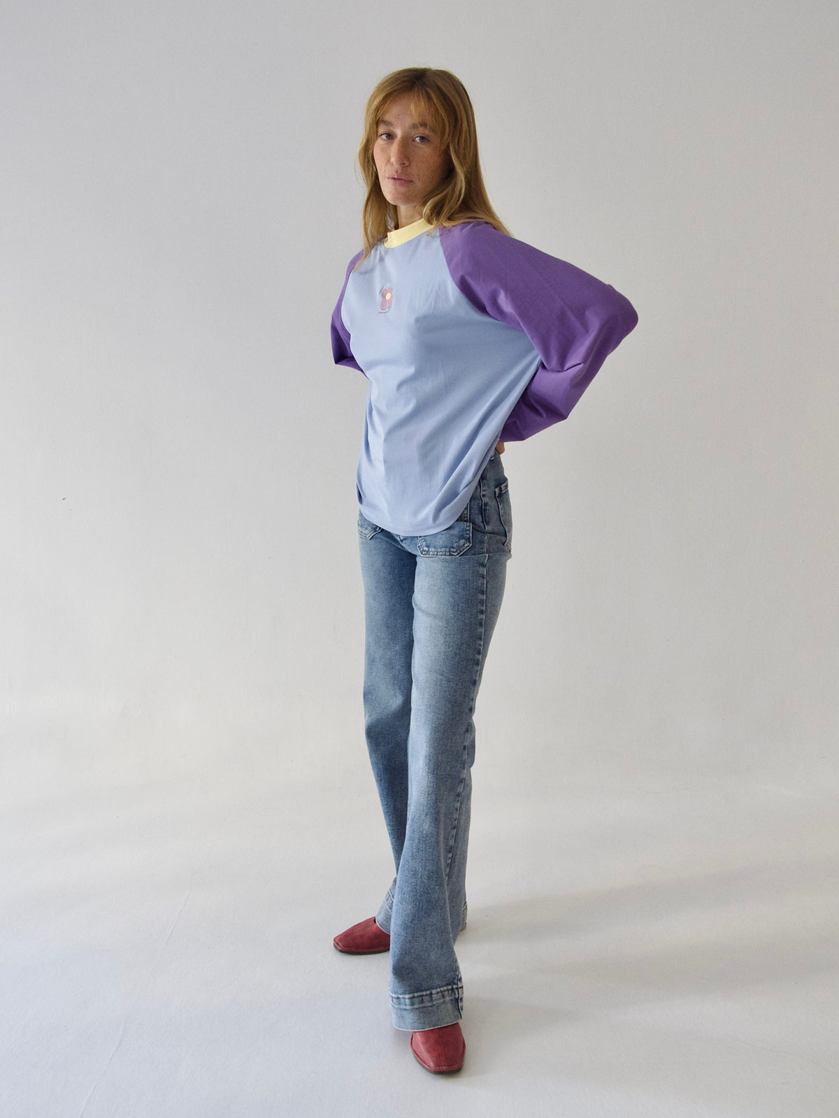 Camiseta Carlota Celeste y Lavanda
