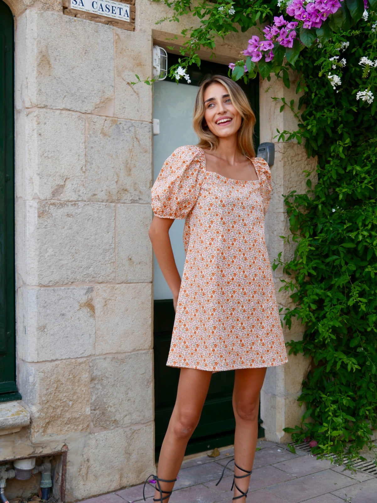 Vestido Bruna Flores Naranja