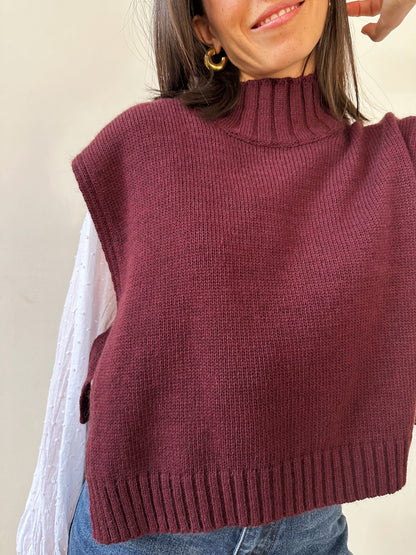 Julieta Burgundy Vest