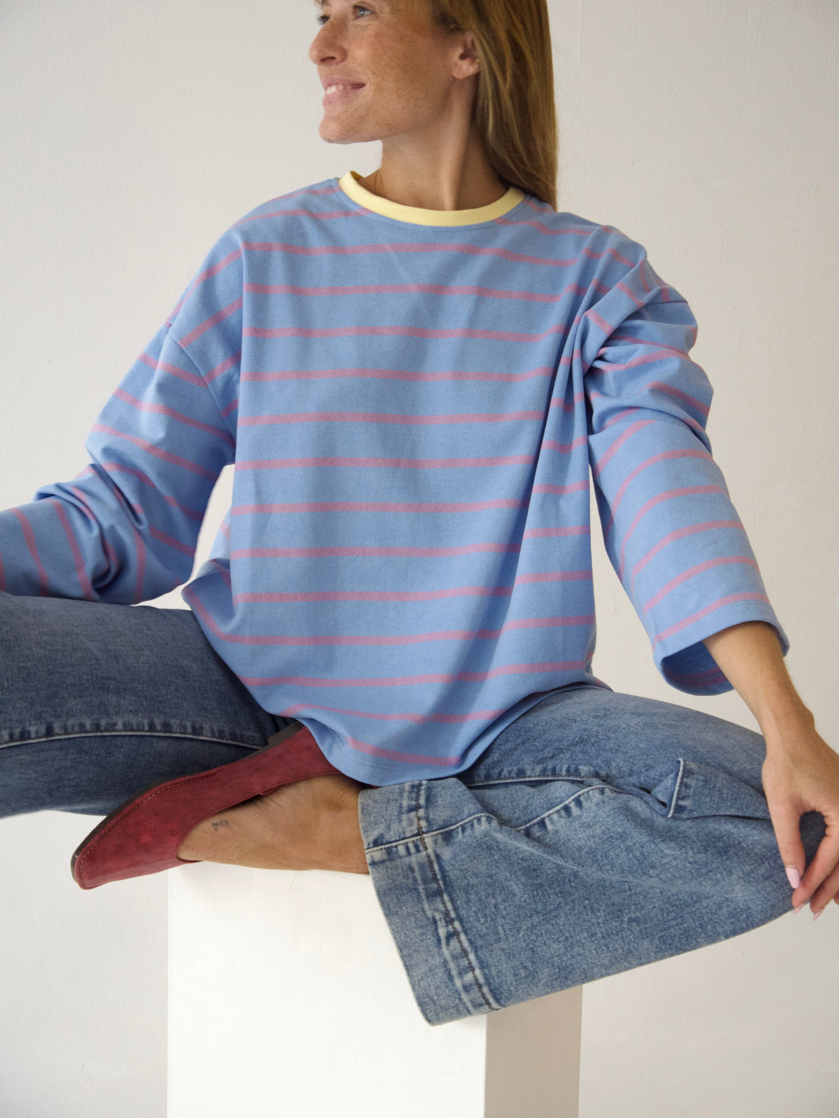 Míriam Lavender and Light Blue T-shirt