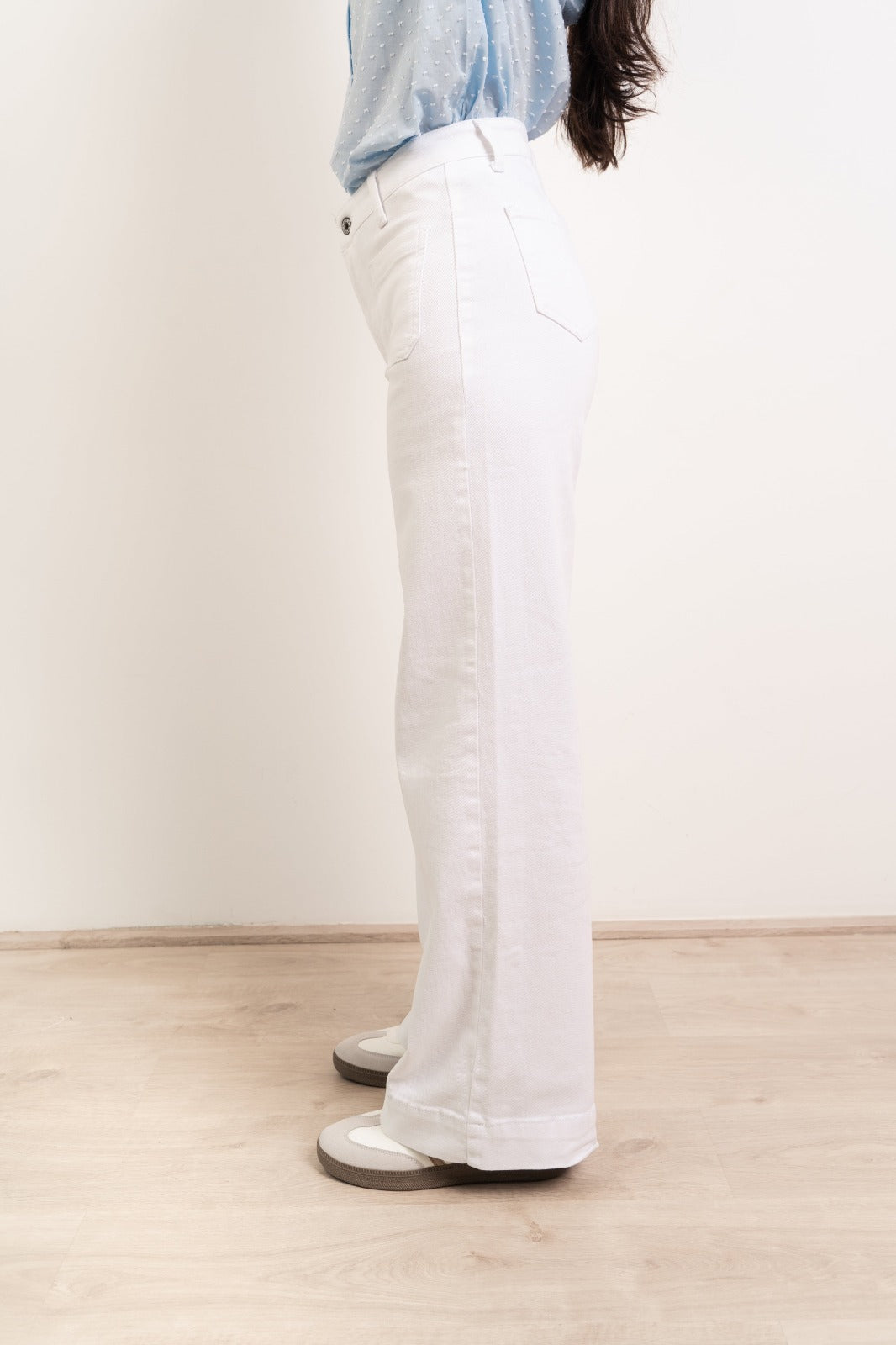 Valeria Blanco Jeans