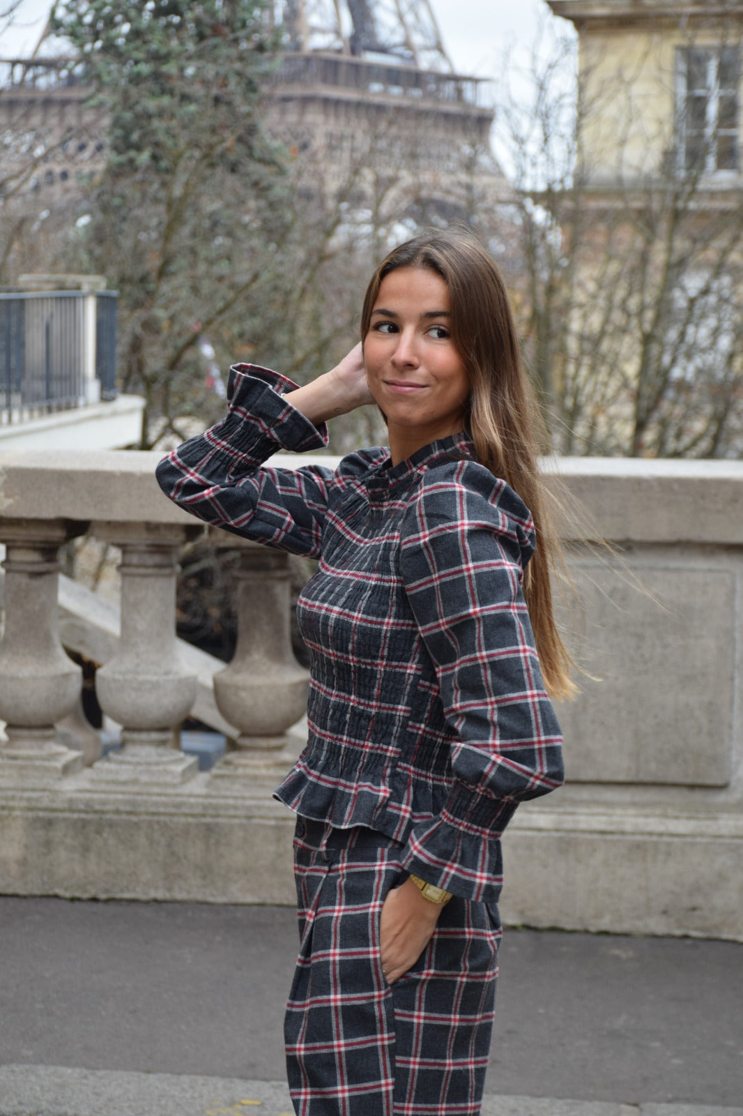 Blusa Chía Alia Cuadros Gris y Rojo