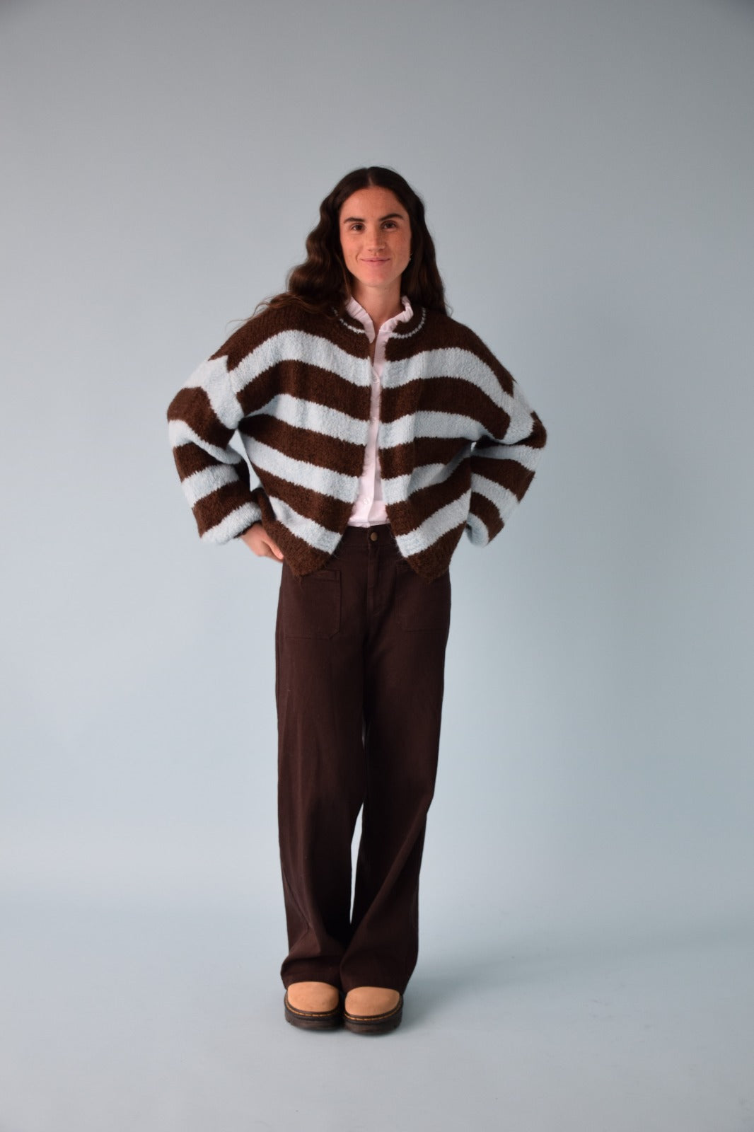 Cárdigan Aura Celeste y Marrón