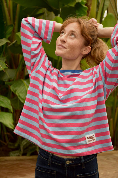 Camiseta Núria Celeste y Fucsia