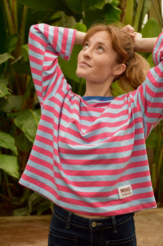 Camiseta Núria Celeste y Fucsia