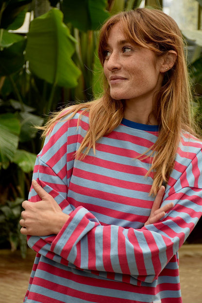 Camiseta Núria Celeste y Fucsia