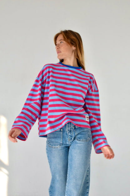 Camiseta Núria Celeste y Fucsia