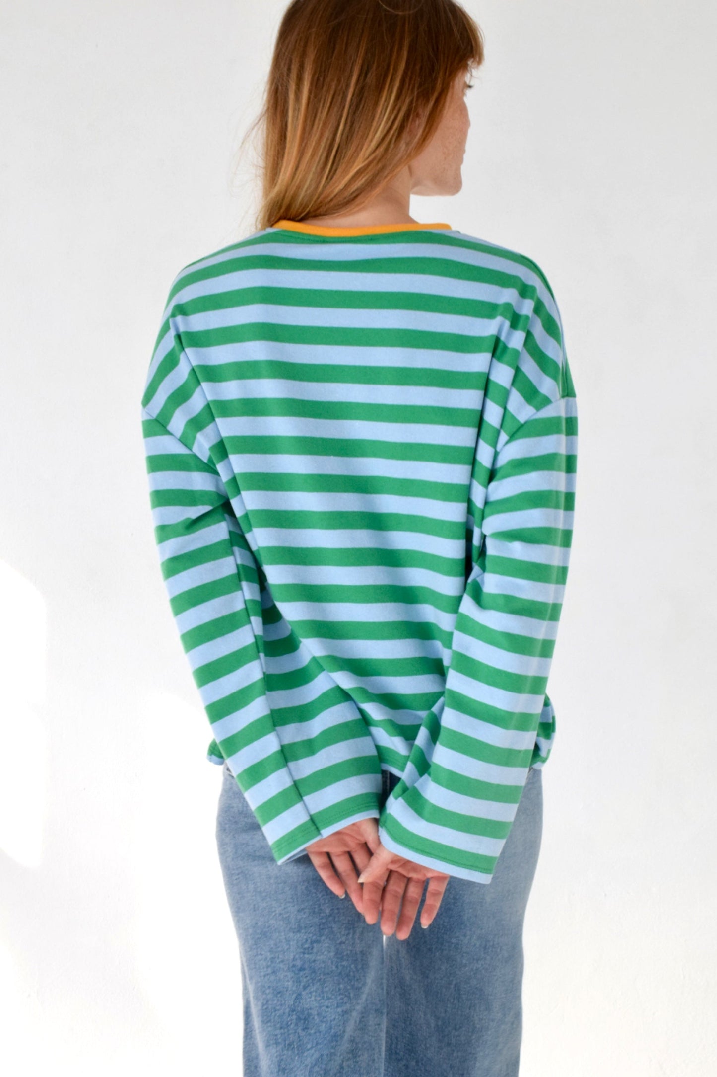 Camiseta Núria Verde y Marino