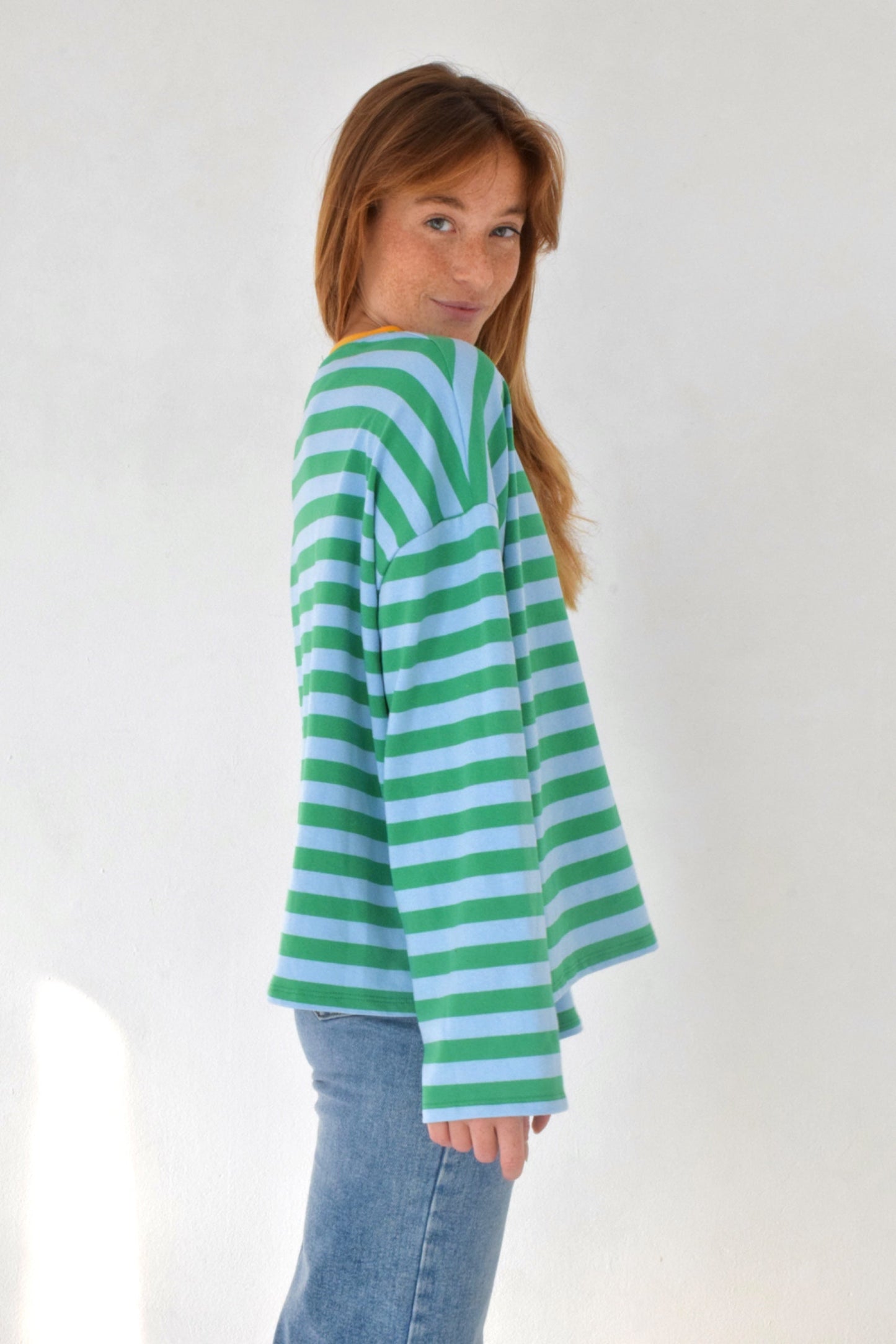 Camiseta Núria Verde y Marino