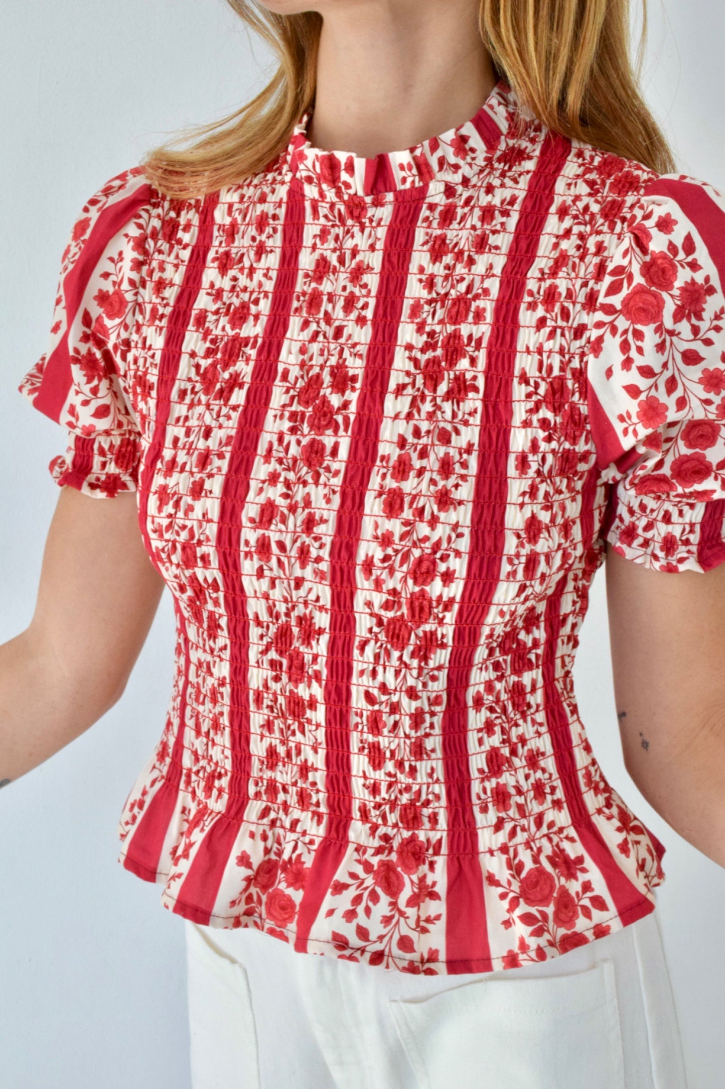 Chía Flowers Red Short Sleeve Blouse